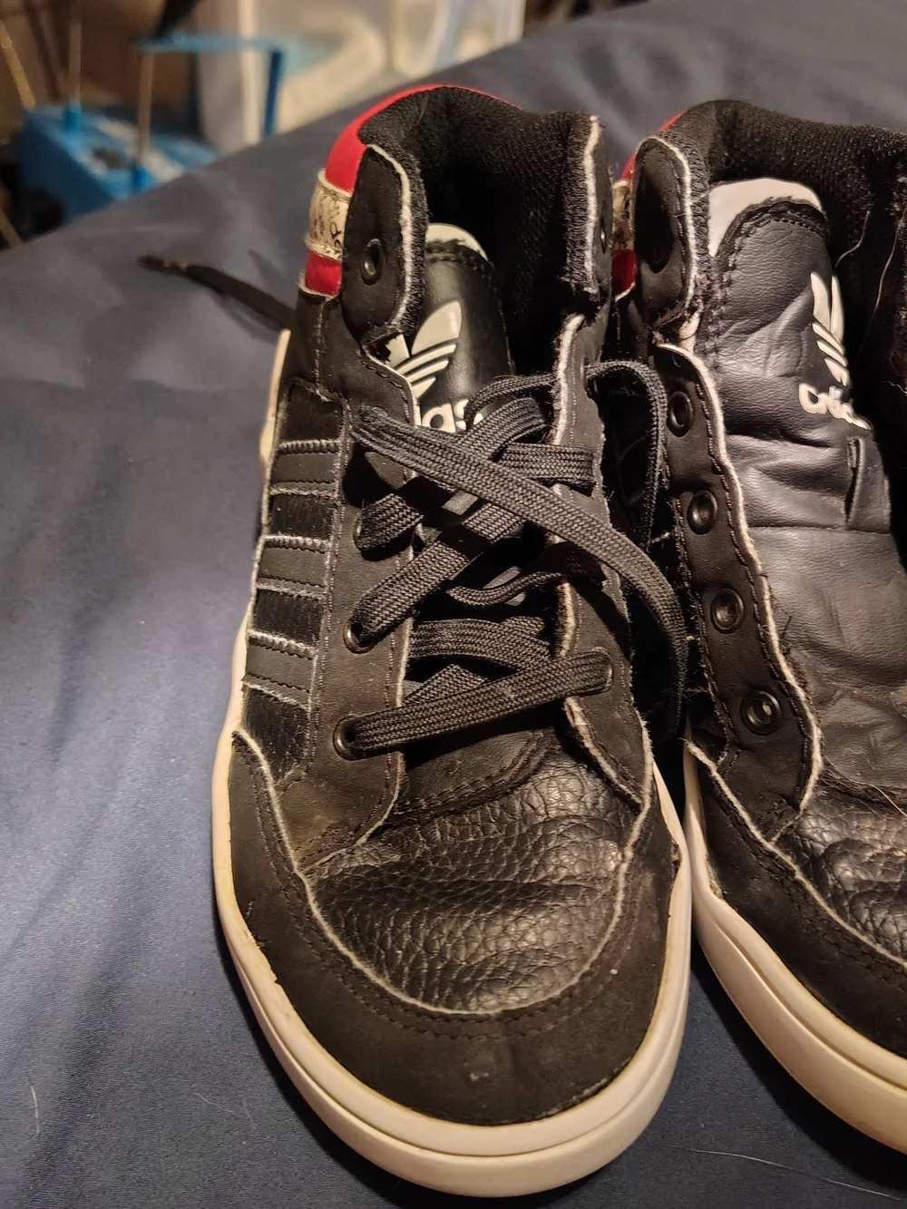 adidas Originals Kids Black and Red Low-Top Sneakers